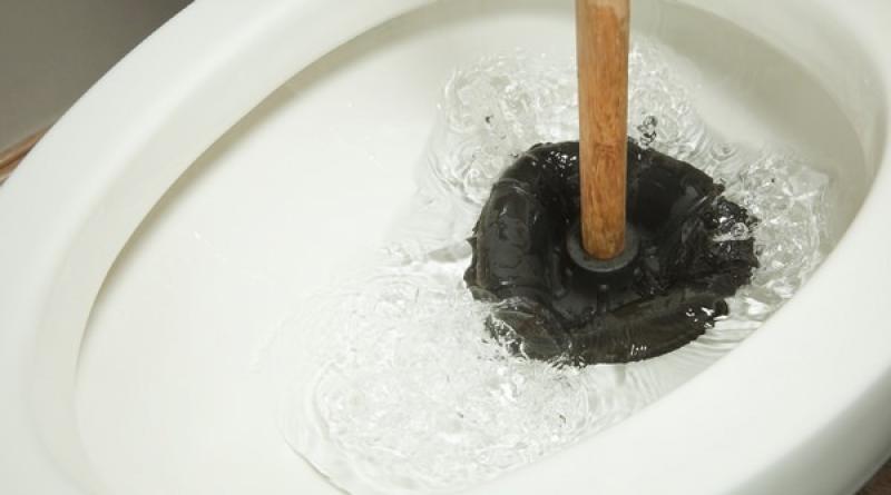 Šta učiniti ako je toalet začepljen kod kuće - metode čišćenja